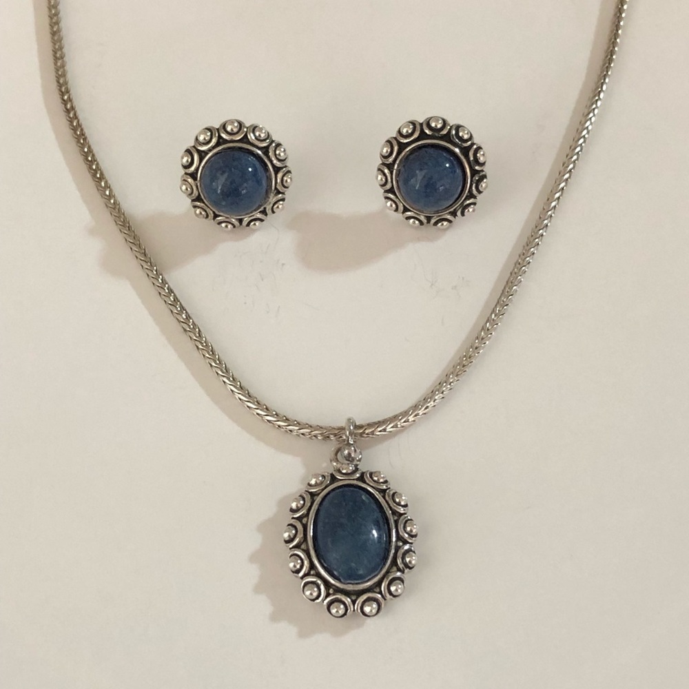 2 piece set Silver necklace and stud earring s